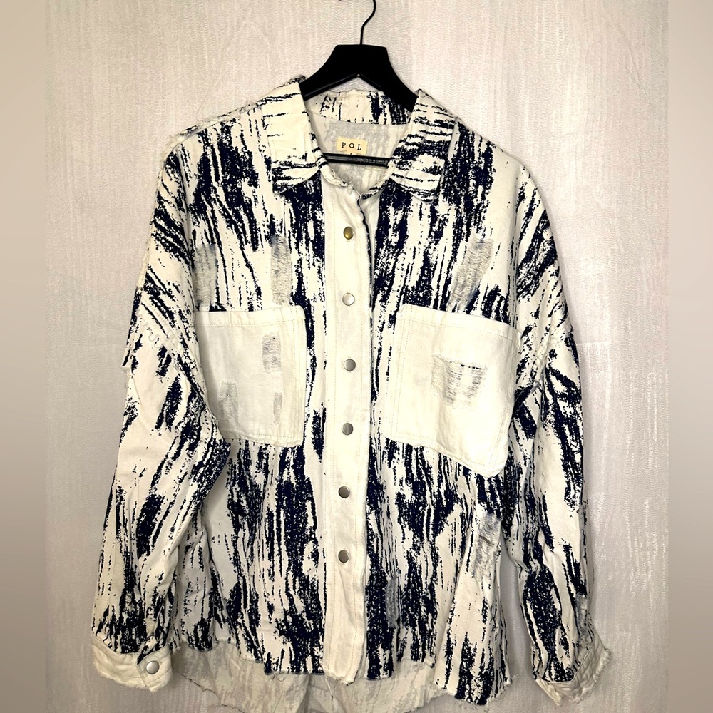 Pol size large oversized distressed button up womens blue/white pocket Anthro